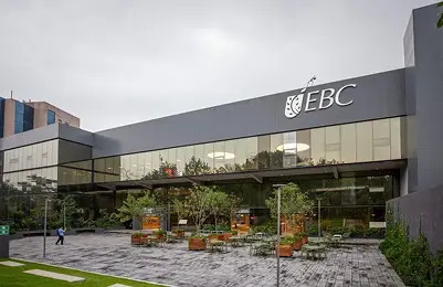 Portal académico y servicios digitales para educación superior de EBC con gestión estudiantil y comunicación institucional integrada.