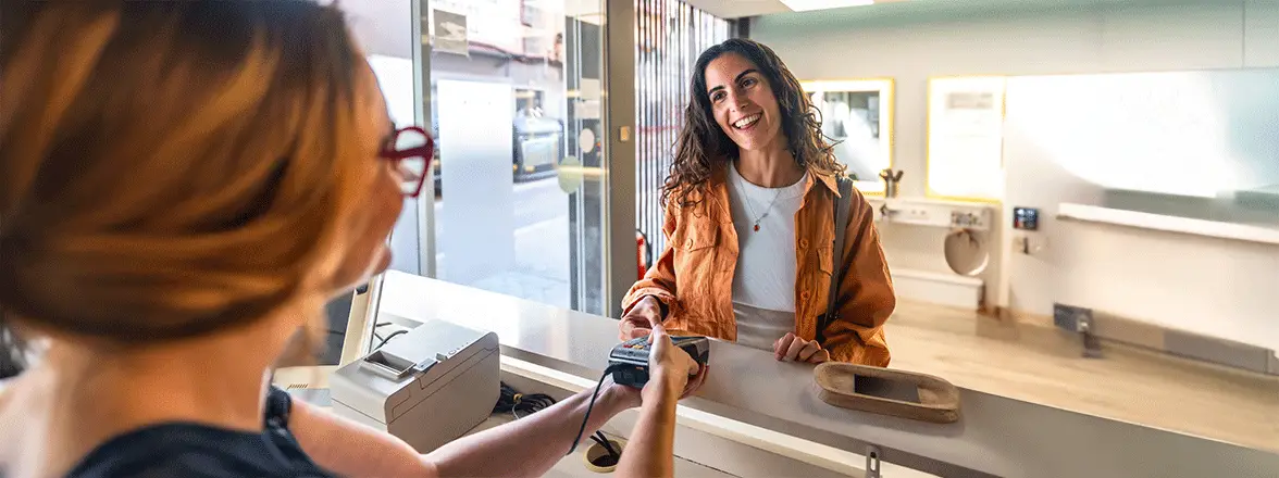 POS móvil empresarial sobre Liferay para modernizar la atención en tienda y conectar operación, movilidad y experiencia de cliente.