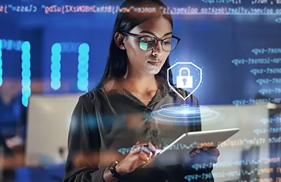Arquitectura de procesos migratorios configurables para adaptación normativa y cumplimiento regulatorio sin interrupciones operativas.